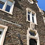 Haus Nummer 1, Moselblick رايل