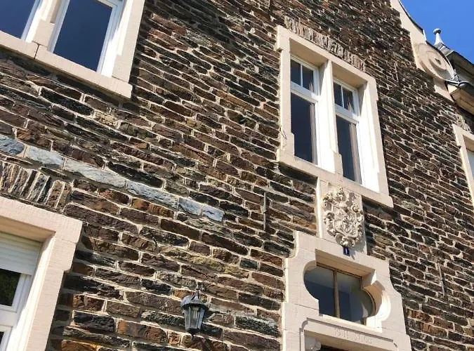 Haus Nummer 1, Moselblick 레일