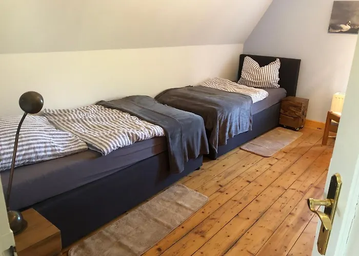 Haus Nummer 1, Moselblick 아파트 레일